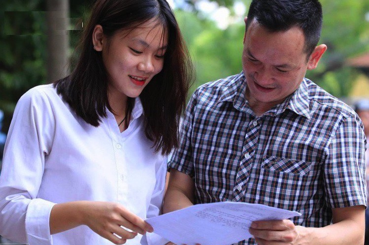 Sinh viên cần tìm hiểu thông tin xác thực để thuyết phục ba mẹ