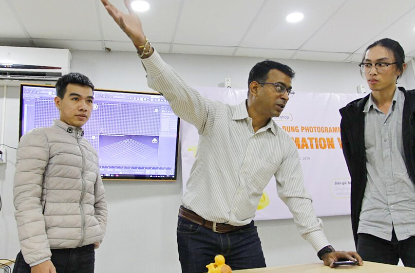 Còn tại Đà Nẵng, các bạn học viên được hướng dẫn chi tiết hơn