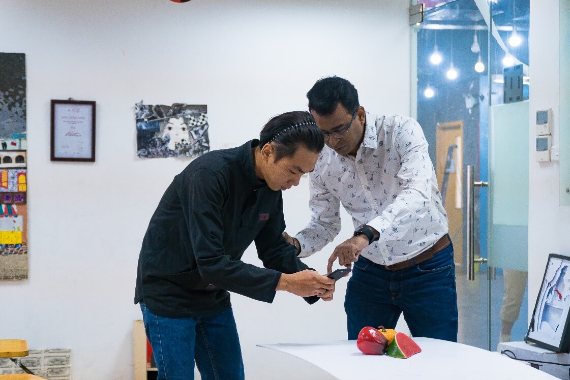 Ứng dụng ngay vào các vật mẫu có sẵn ở trung tâm